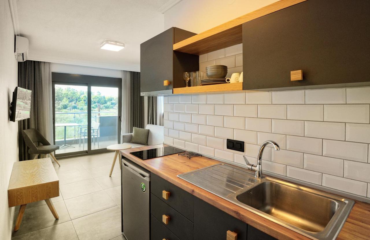 Botanica Luxury Suites Neos Marmaras Ngoại thất bức ảnh